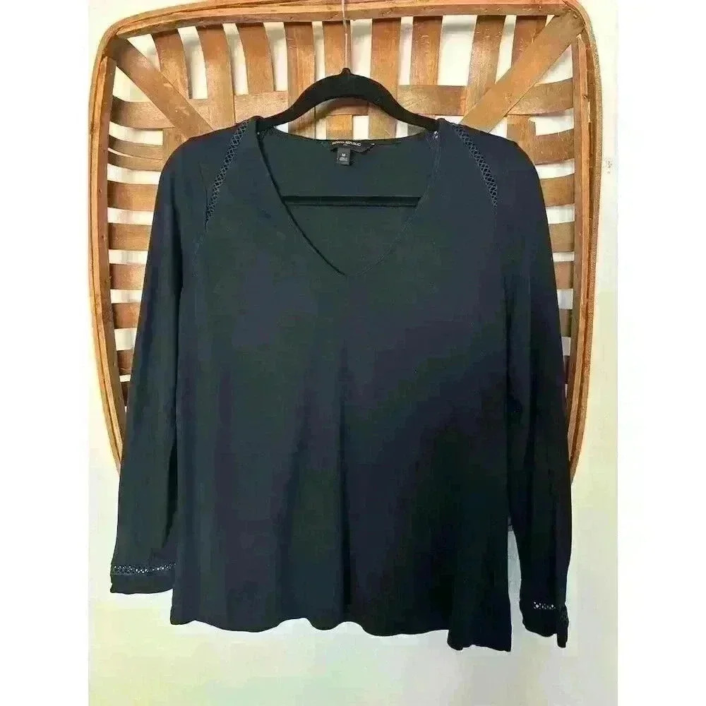 Banana Republic Women's Blue V-Neck Blouse M Stretchy Lattice Detail